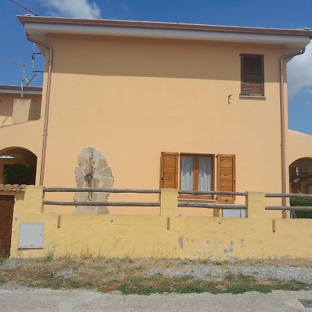 Villa Su Due Livelli Super Accessoriata SantʼAnna Arresi Exterior foto