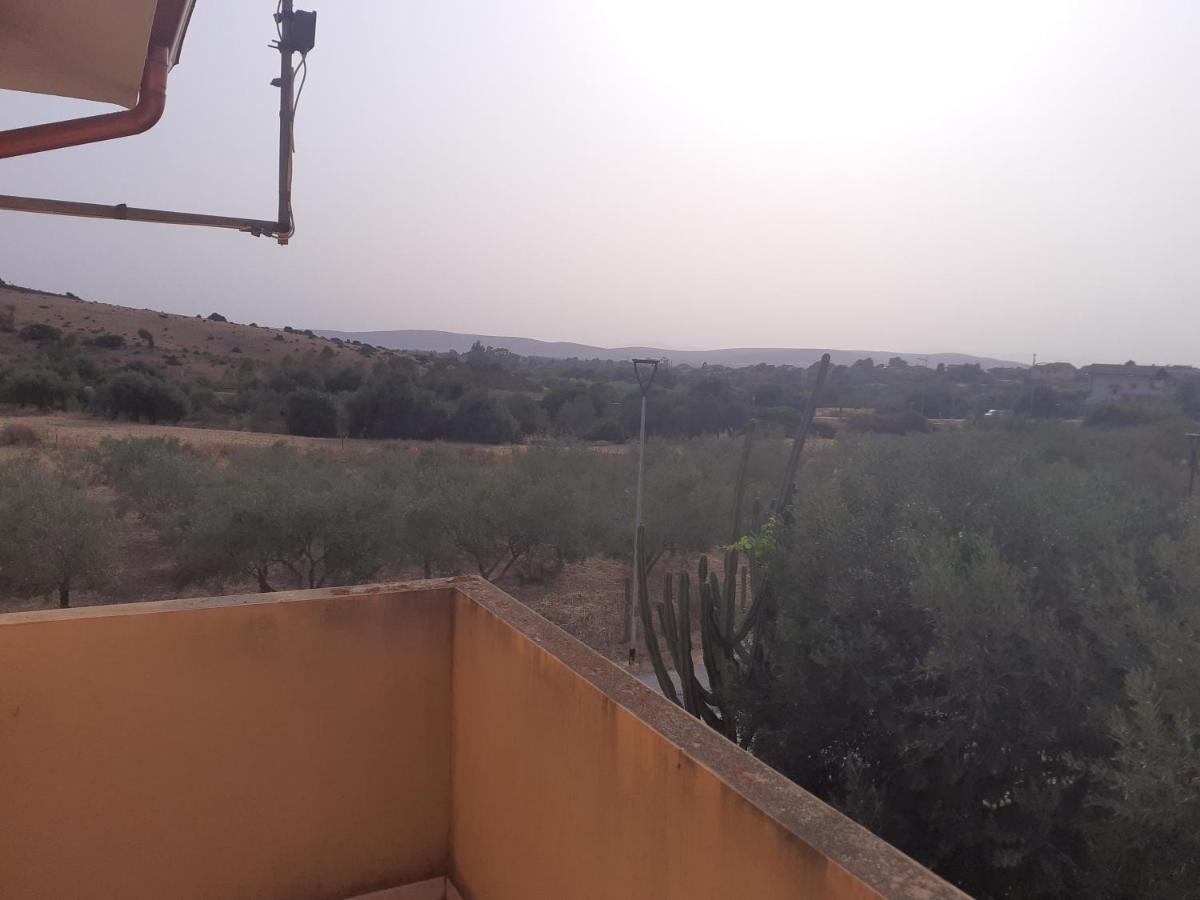 Villa Su Due Livelli Super Accessoriata SantʼAnna Arresi Exterior foto