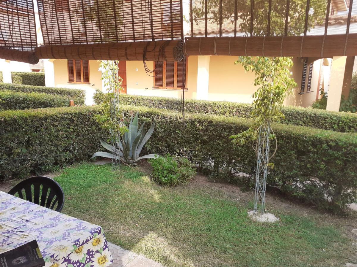 Villa Su Due Livelli Super Accessoriata SantʼAnna Arresi Exterior foto