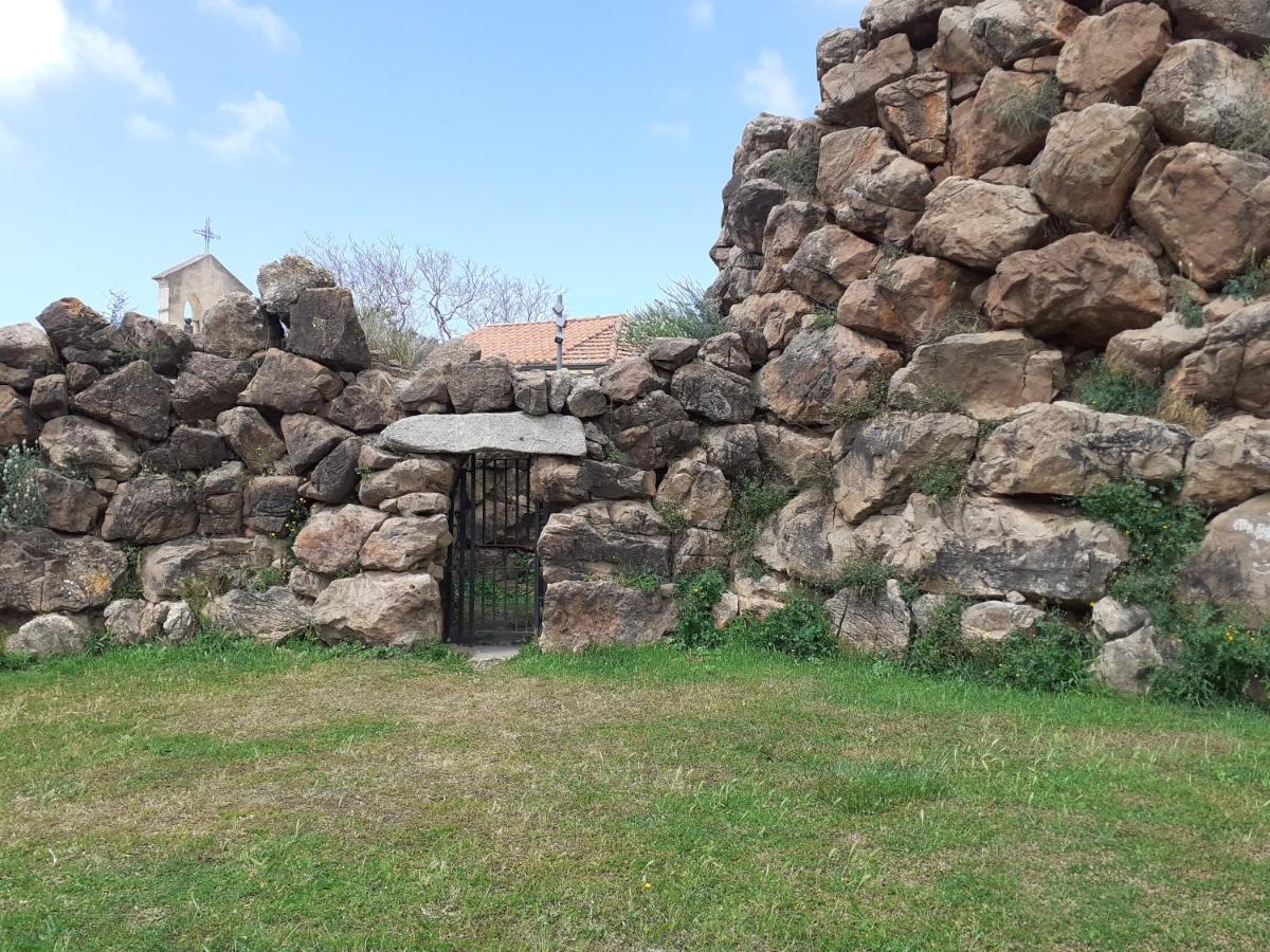 Villa Su Due Livelli Super Accessoriata SantʼAnna Arresi Exterior foto