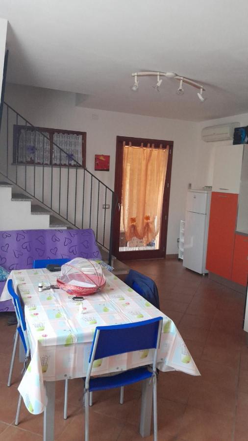 Villa Su Due Livelli Super Accessoriata SantʼAnna Arresi Exterior foto